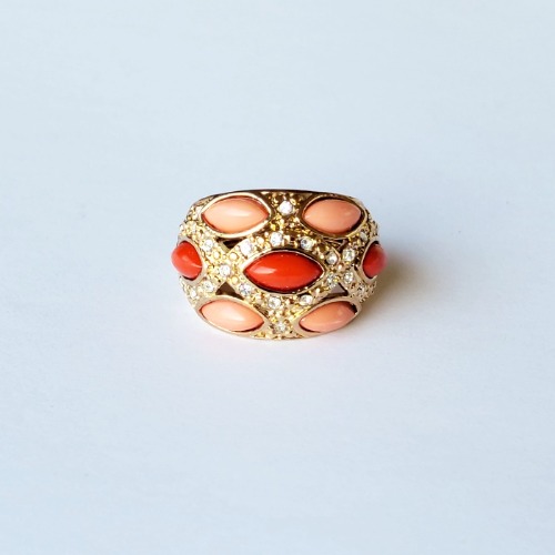 2009 AVON &quot;Coral Colored Cabochon Ring&quot;