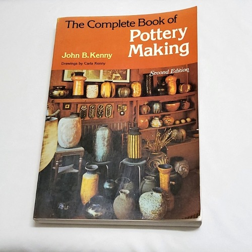 1972년 The Complete Book of Pottery Making 도자기 공예에 관한 책