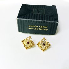 AVON 1994 &quot;Genuine Garnet Lace Clip Earrings&quot; 천연 가넷 클립형 귀걸이